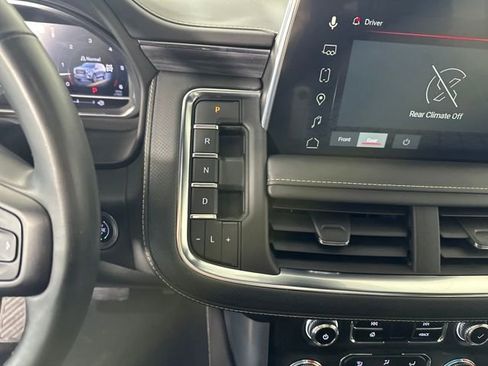 Used 2023 GMC Yukon XL SLT w/ SLT Premium Package image 39