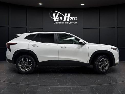 New 2026 Chevrolet Trax LT w/ Driver Confidence Package image 2