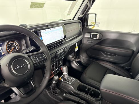 New 2026 Jeep Wrangler Unlimited Rubicon w/ Technology Group image 27