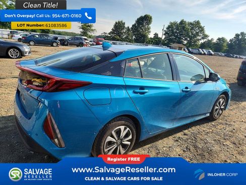Used 2017 Toyota Prius Prime Advanced FWD image 4