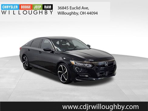 Used 2018 Honda Accord Sport image 3