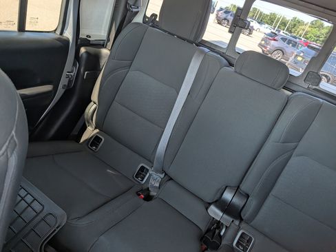 Used 2020 Jeep Gladiator Sport w/ Quick Order Package 24S AWD/4WD image 12