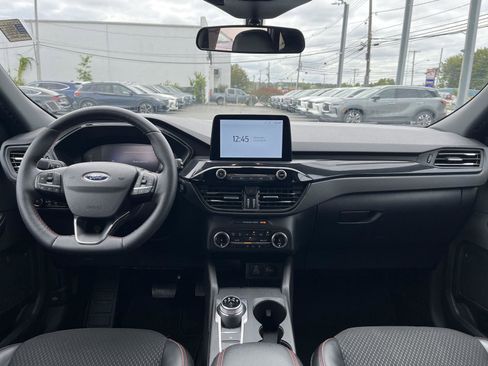 Used 2025 Ford Escape ST-Line Select image 2
