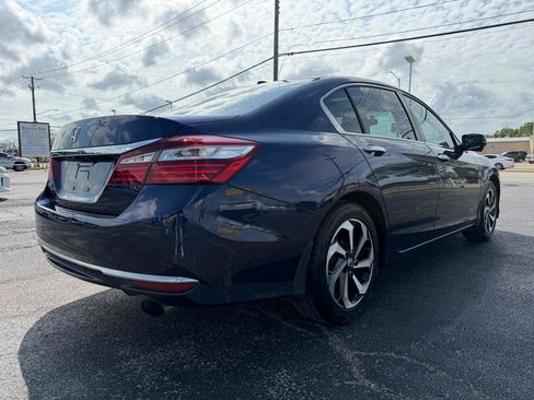 Used 2017 Honda Accord EX image 5