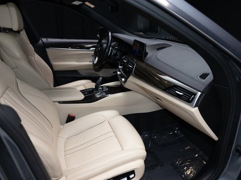 Used 2019 BMW 640i Gran Turismo xDrive image 56