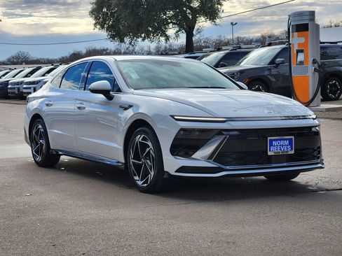New 2026 Hyundai Sonata SEL FWD image 2