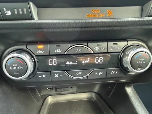 Used 2018 MAZDA MAZDA3 Grand Touring FWD image 20