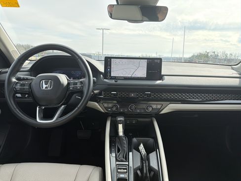 Used 2023 Honda Accord Touring image 29