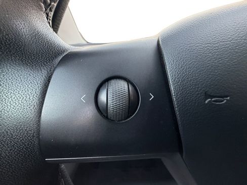 Used 2020 Tesla Model 3 Standard Range image 22