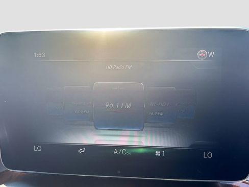 Used 2018 Mercedes-Benz GLC 300 w/ Multimedia Package image 32