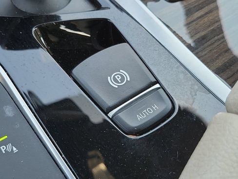 Used 2018 BMW 530i w/ Premium Package RWD image 34