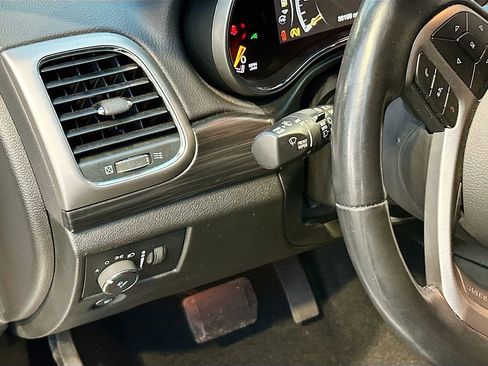 Used 2021 Jeep Grand Cherokee Laredo X image 10