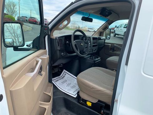 Used 2017 Chevrolet Express 2500 w/ Chrome Appearance Package image 4