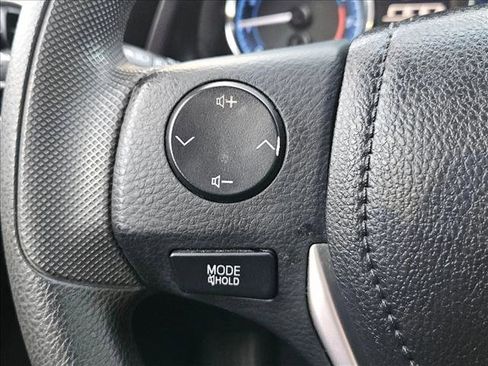 Used 2018 Toyota Corolla LE image 8