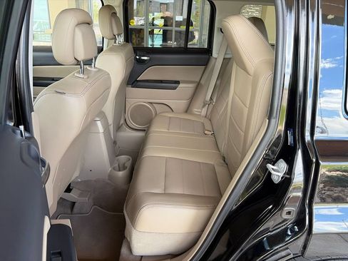Used 2017 Jeep Patriot High Altitude AWD/4WD image 17