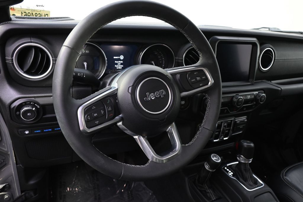 Used 2023 Jeep Wrangler Unlimited Sahara AWD/4WD image 12