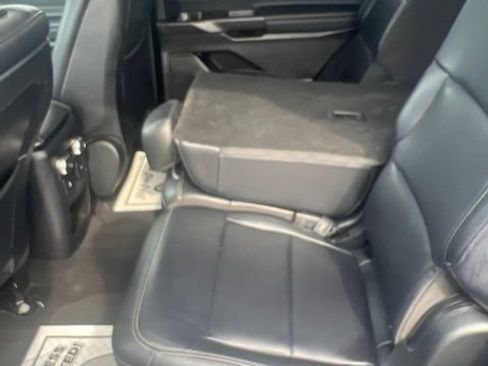 Used 2020 Ford Explorer XLT w/ Equipment Group 202A AWD/4WD image 23