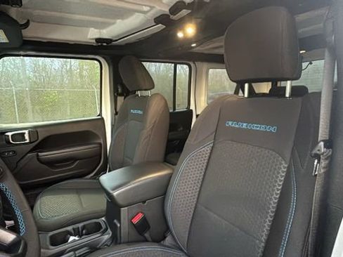 Used 2025 Jeep Wrangler Unlimited Rubicon 4xe w/ Safety Group image 30