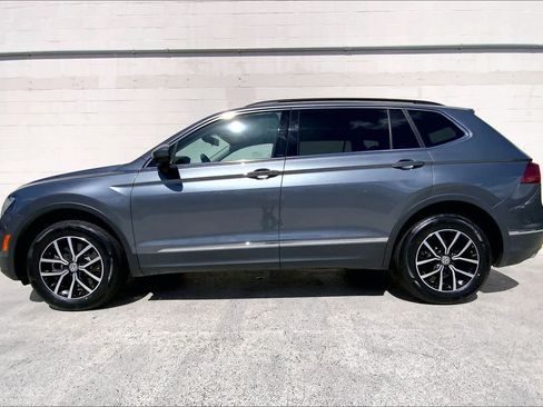 Used 2021 Volkswagen Tiguan SE FWD image 3
