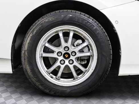 Used 2017 Toyota Prius Prime Advanced image 29