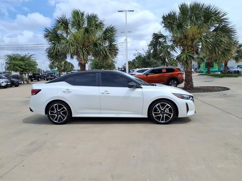 Used 2024 Nissan Sentra SR w/ SR Premium Package FWD image 6