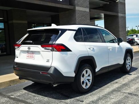 Used 2021 Toyota RAV4 LE AWD/4WD image 6