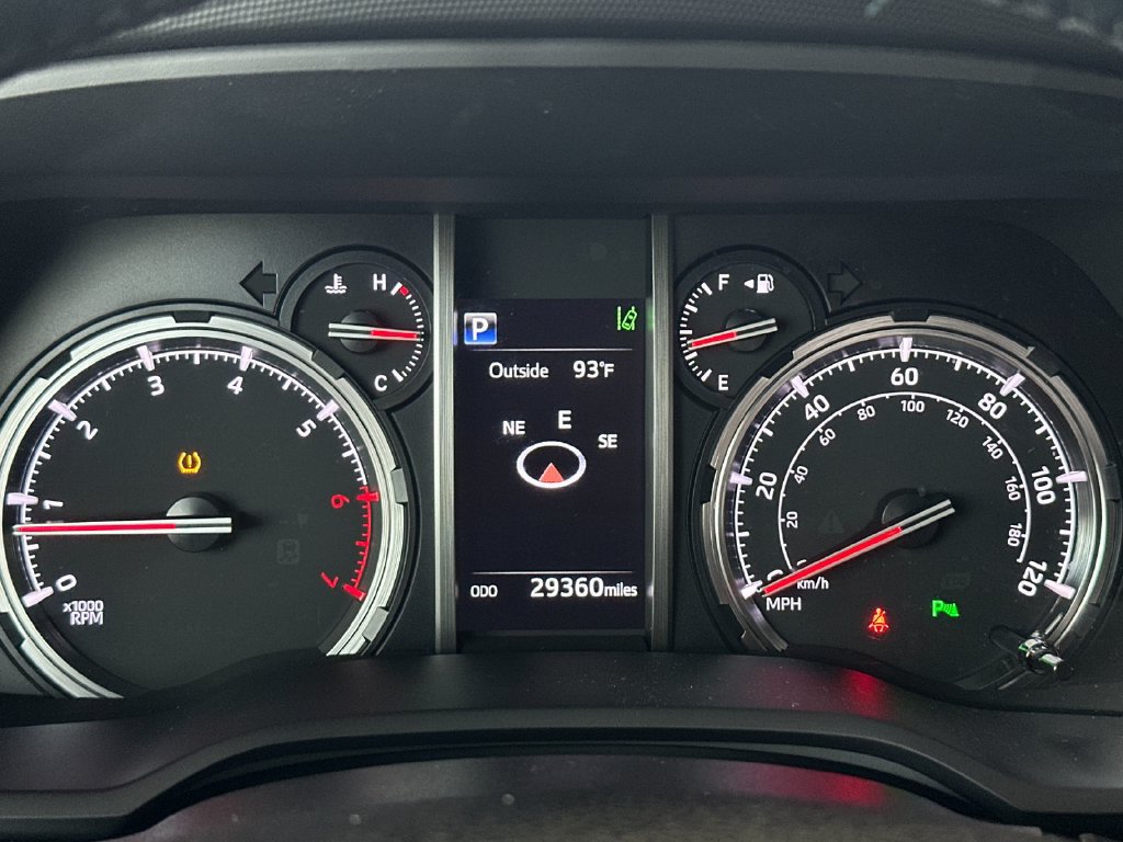Used 2024 Toyota 4Runner Limited AWD/4WD image 26