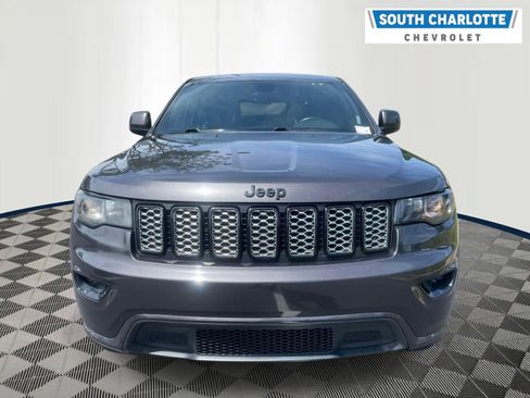 Used 2017 Jeep Grand Cherokee Altitude RWD image 2