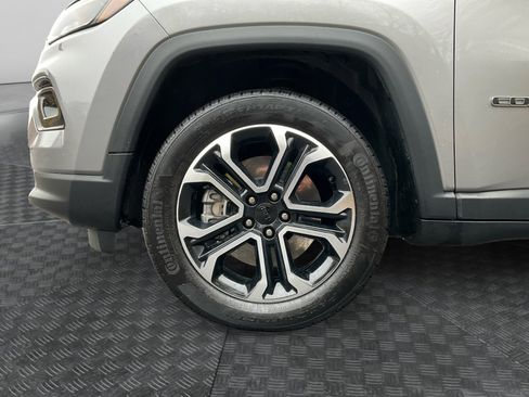 Used 2023 Jeep Compass Limited image 14