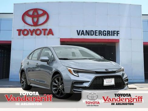 Used 2025 Toyota Corolla SE FWD image 1