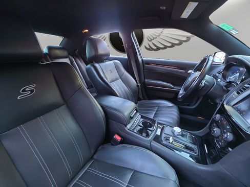 Used 2018 Chrysler 300 S image 10