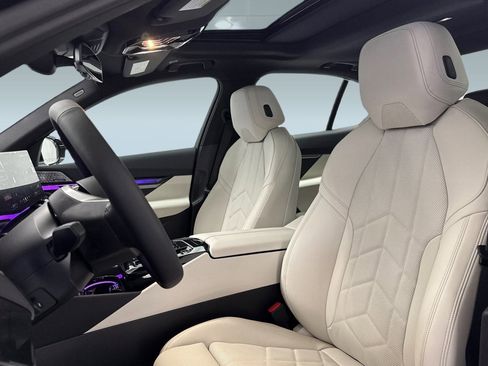 Used 2026 BMW i5 eDrive40 w/ Convenience Package image 20