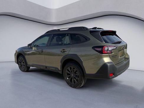 Used 2025 Subaru Outback Onyx Edition AWD/4WD image 3