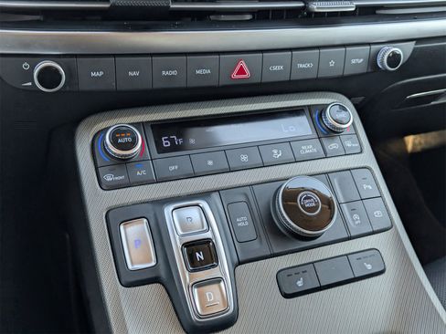 Used 2024 Hyundai Palisade SEL image 17