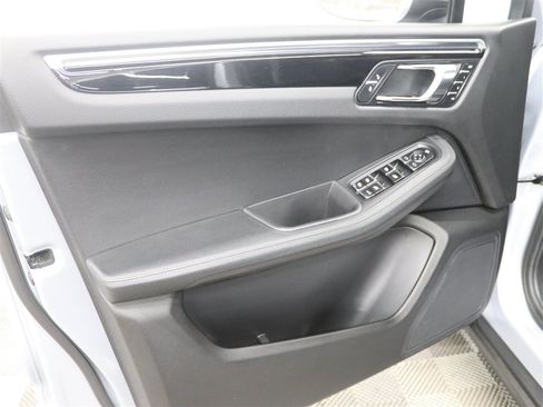 Used 2016 Porsche Macan S AWD/4WD image 13