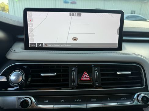 Used 2022 Genesis G70 3.3T image 29