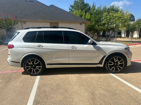 Used 2022 BMW X7 xDrive40i w/ M Sport Package AWD/4WD image 10