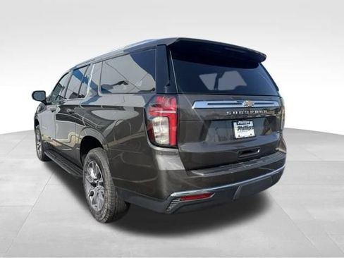 Used 2021 Chevrolet Suburban LS w/ Driver Alert Package AWD/4WD image 10