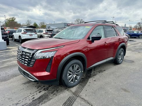 New 2026 Nissan Pathfinder SV image 9