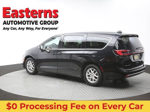 Used 2023 Chrysler Pacifica Touring-L FWD image 65