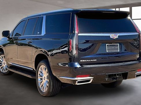 Used 2023 Cadillac Escalade ESV Premium Luxury AWD/4WD image 12