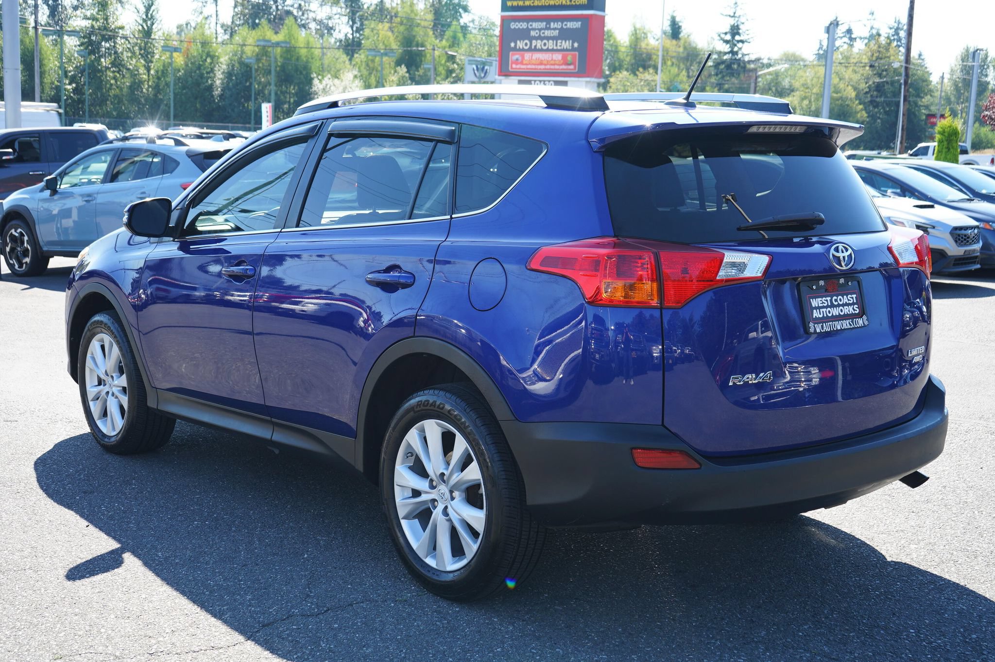 Used 2015 Toyota RAV4 Limited AWD/4WD image 3