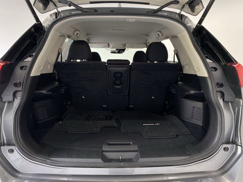 Used 2020 Nissan Rogue SV image 18