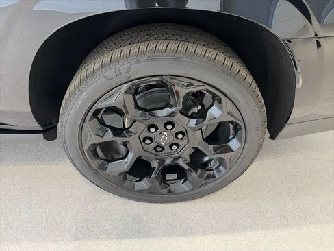 New 2026 Chevrolet Suburban High Country AWD/4WD image 7