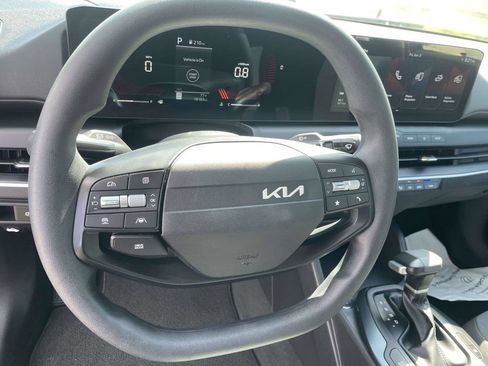 Used 2025 Kia K4 FWD image 16