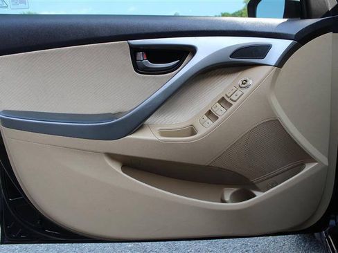 Used 2013 Hyundai Elantra GLS w/ Preferred Pkg FWD image 11