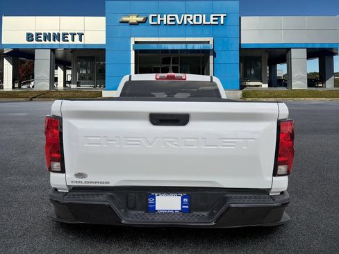 Used 2024 Chevrolet Colorado W/T RWD image 5