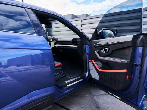 Used 2024 Lamborghini Urus Performante image 30