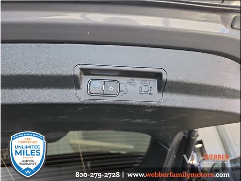 Used 2024 Ford Explorer XLT w/ Equipment Group 202A AWD/4WD image 8