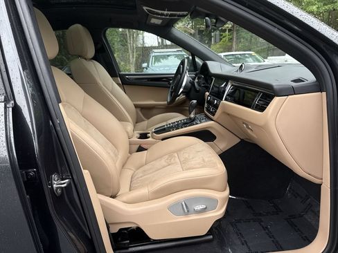 Used 2021 Porsche Macan AWD/4WD image 26